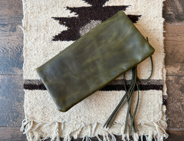 Fold over clutch marbled green