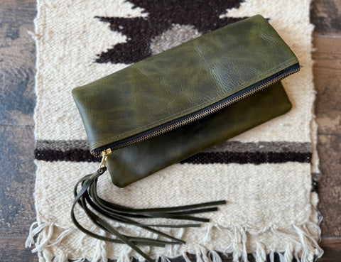 Fold over clutch marbled green